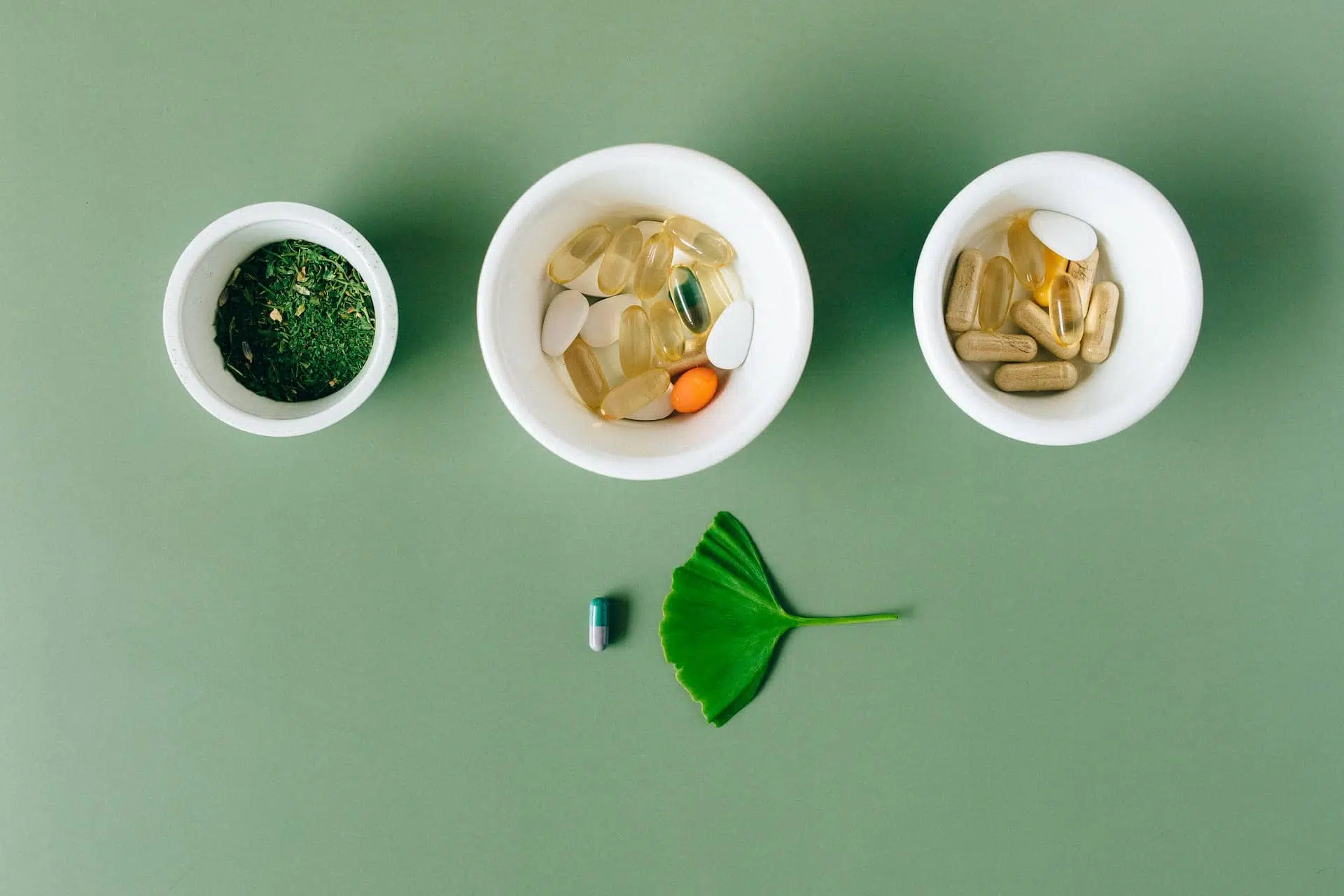 Herbal supplement capsules, tablets, and raw leaf